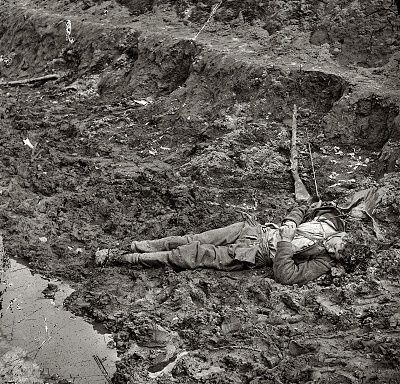 confederate-soldier-mud.jpg