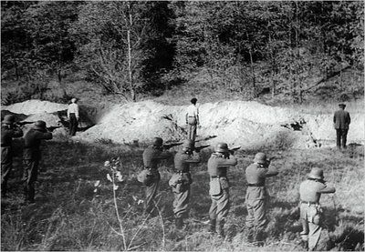 Serbian_Nazi_Chetniks_Shooting_and_Killing_Jews_in_Serbia.jpg