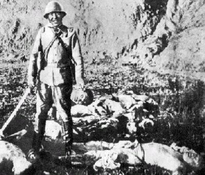 1937-nanking-massacre-beheaded-bodies-heads.gif