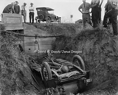 vintage-auto-accident-vp-11-27-2001-e.jpg