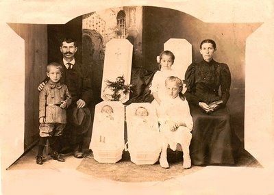 victorian-post-mortem-photography-tm.jpg