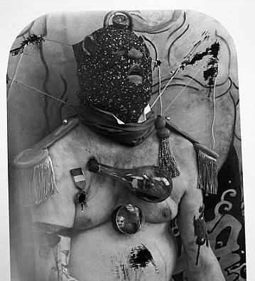 14792-art-and-gore-lovers-using-human-body-parts-as-art-piecesbig12.jpg