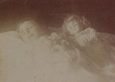 victorian+post+bbmortem+photography+17.jpg
