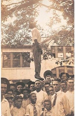 387px-lynching-lige-daniels.jpg