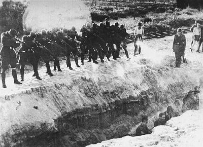 einsatzkommando-fire-men-trench-1941-1942.jpg