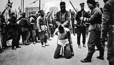 looter-beheaded-after-tientsin-riots-china-1912.jpg