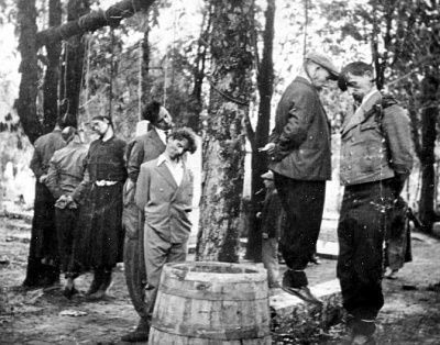 nazis-hang-yugoslav-civilians-improvised-gallows.jpg