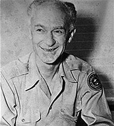 225px-Ernie_Pyle.jpg