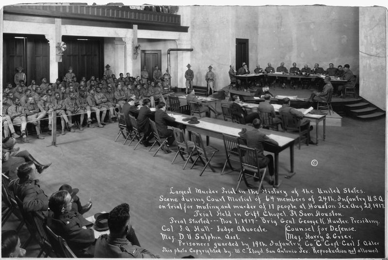lossy-page1-800px-Largest_Murder_Trial_in_the_History_of_the_United_States._Scene_during_Court_M.jpg