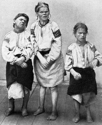 figure-7-ukrainian-cretin-farm-women-flinker.jpg