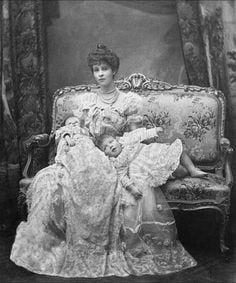 09e7b7ec0f66919df0b9c3f01a9f45b7--vintage-photographs-vintage-photos.jpg