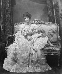 09e7b7ec0f66919df0b9c3f01a9f45b7--vintage-photographs-vintage-photos.jpg