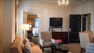 _54780804_parkviewsuitecelebratedlandmarkbuilding.jpg