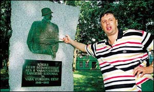 _38154633_monument_300.jpg