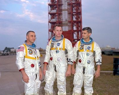 750px-apollo1-crew_01.jpg