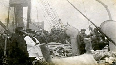 titanicfront_1078825i.jpg