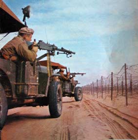 guerre-algerie-barrage-electrifie-est.jpg