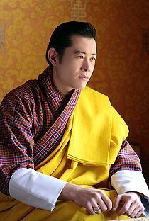 210px-King_Jigme_Khesar_Namgyel_Wangchuck_%28edit%29.jpg