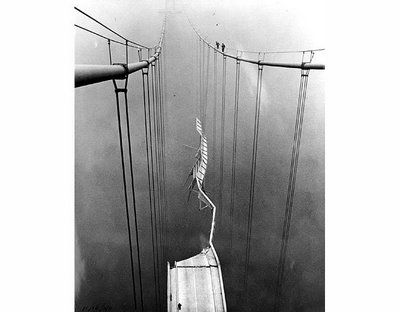 Bridge_cables_after_collapse.jpg