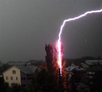 lightning-strike.jpg