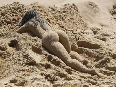 15-extraordinary-sand-sculptures1.jpg