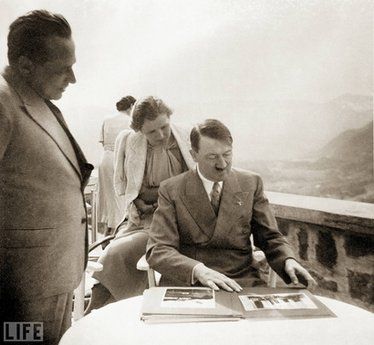 Eva Braun 2.jpg