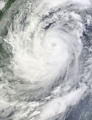461px-typhoon_ketsana_2009-09-28_0330z.jpg