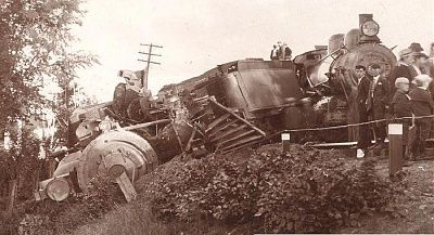 new-train-falls-1899-wreck.jpg