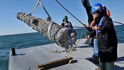 600_blackbeard_cannon_recovery_ap_110527.jpg