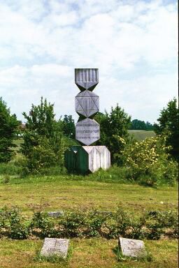 Jewish Monument at graves of Dachau camp victims.jpg