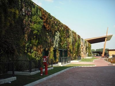 largest-vertical-garden-world-rozzano-italy-shopping-center-1.jpg
