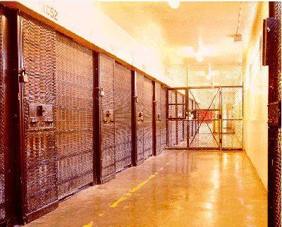 lethal-injection-sanquentin-housing.jpg