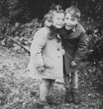 Two Jewish children in hiding in the vicinity of Radom.jpg