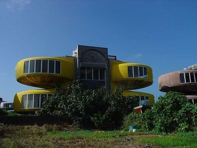 abandoned-sanzhi-ufo-houses.jpg