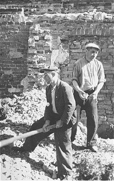 Two Jewish men at forced labor clearing rubble in Konskowola0.jpg