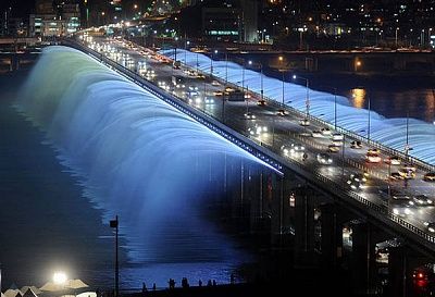 105232-2cxcitefun-seouls-banpo-bridge-0.jpg