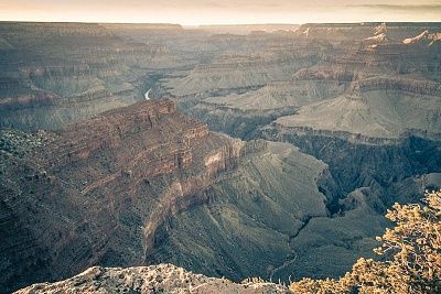 manhattan-new-york-inside-grand-canyon-gus-petro-1.jpg