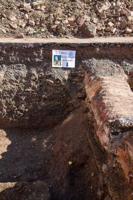 Name:  burialtrenchIII.jpg
Views: 516
Size:  92.3 KB