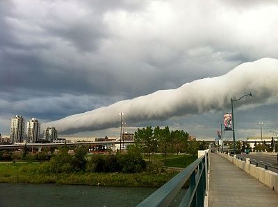 roll-cloud-over-calgary-alberta.jpg