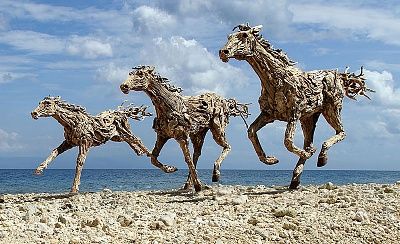 galloping-horses-made-driftwood-james-doran-webb-2.jpg