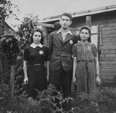 Three members of the Irgun Brit Zion Zionist youth movement in the Kovno ghetto.jpg