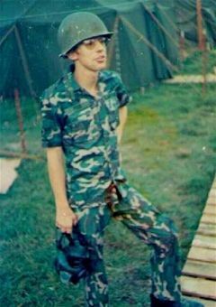Young%20Soldiers%20Of%20The%20Vietnam%20War%20%286%29.jpg