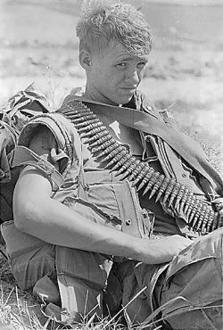 Young%20Soldiers%20Of%20The%20Vietnam%20War%20%2815%29.jpg