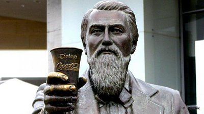 inventee-par-le-dr-john-s-pemberton-en-1886.jpg