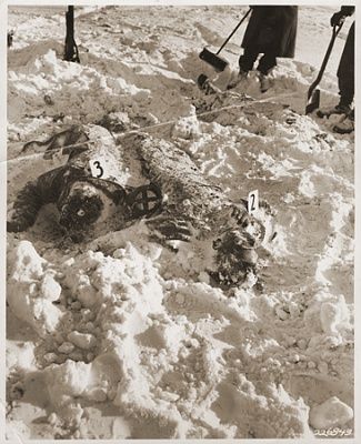 american-soldiers-remove-snow-corpses-u.s.-troops-killed-ss.jpg