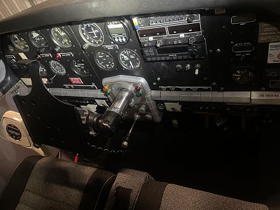 beech-c35-gear-retraction.jpg