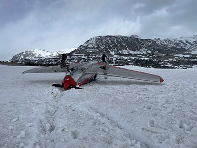 beech-35-n3233v-landing.jpg