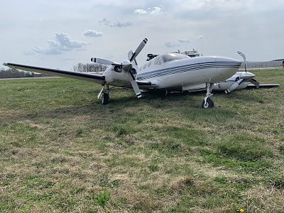 cessna-421c-runway-excursion.jpg