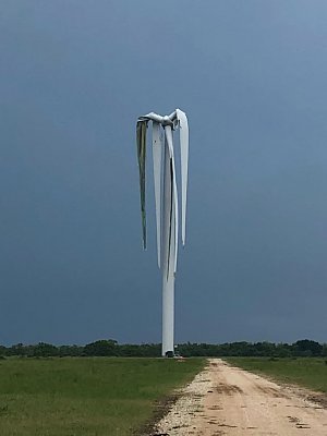 texas-tornado-destroys-wind.jpg