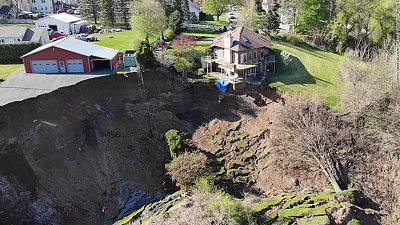 landslide-leaves-home-unlivable.jpg